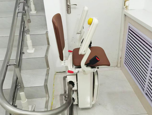 甘肃兰州卫生院稳升双轨座椅电梯