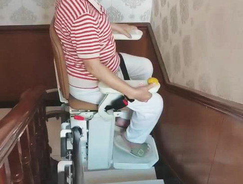 广东广州番禺稳升座椅电梯案例