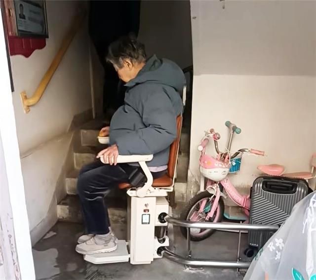 稳升座椅电梯3-3.jpg